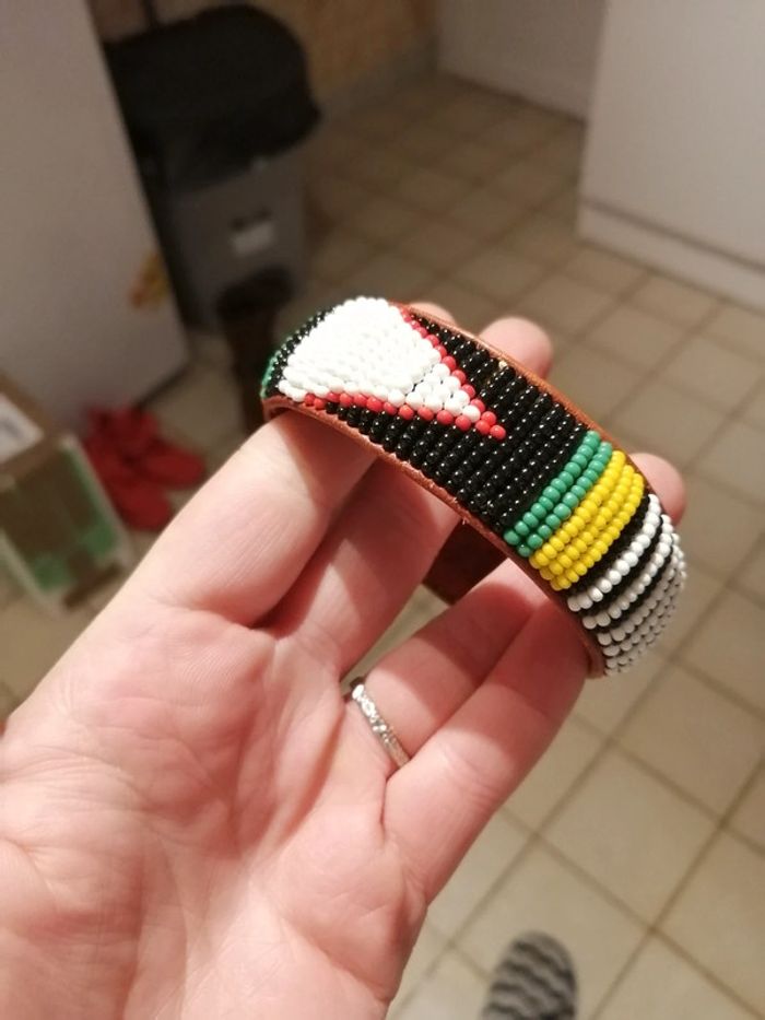 Bracelet cuir et perles - photo numéro 2