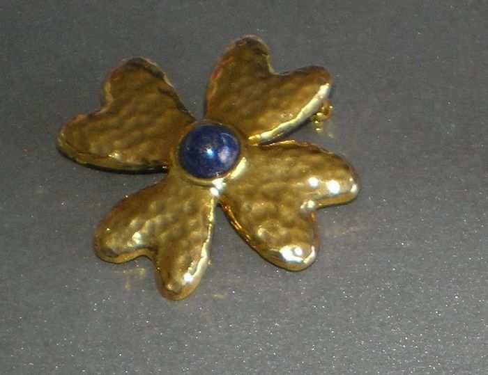Broche fleur neuve