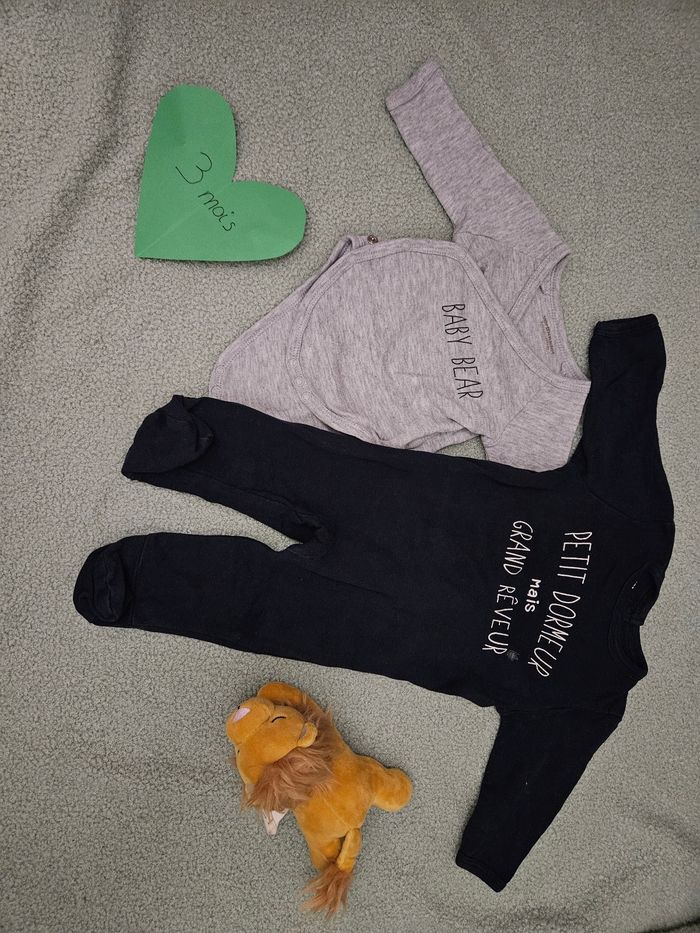 Lot 2 pyjamas + tee shirt et body - photo numéro 4