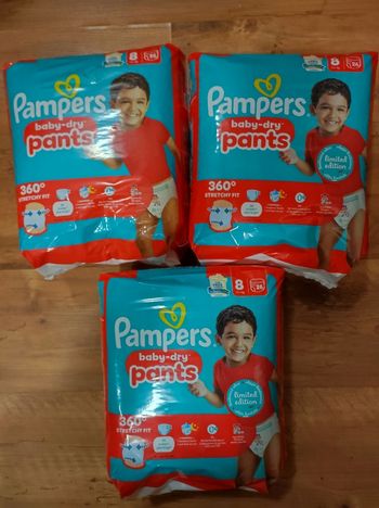 Lot de 3 paquets de couches Pampers taille 8 neufs scellés