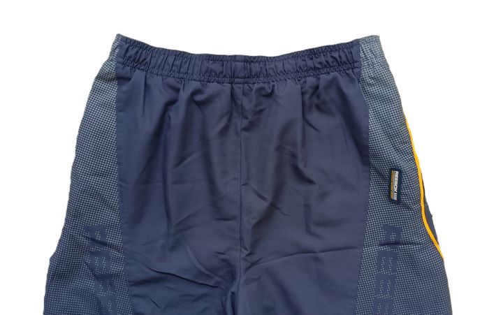 Short gris anthracite. Reebok. Polyester. Taille 8 ans. 128 cm - photo numéro 4
