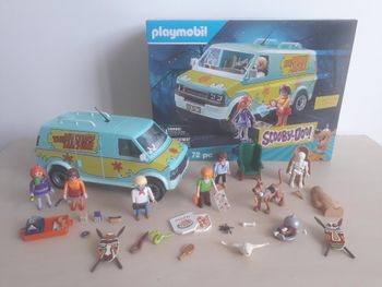 Van Scooby-Doo avec personnages et accessoires avec sa boîte - articles comme neuf