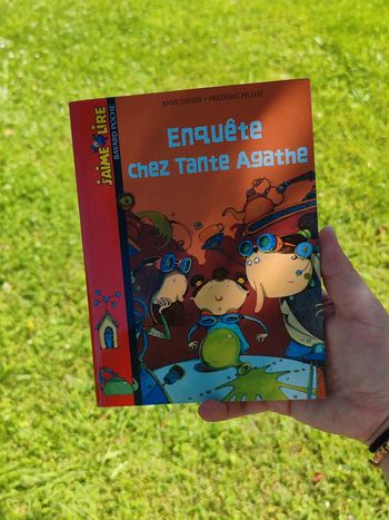 Livre j'aime lire enquête chez tante Agathe