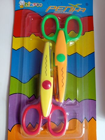 Lot 2 ciseaux crantés neufs