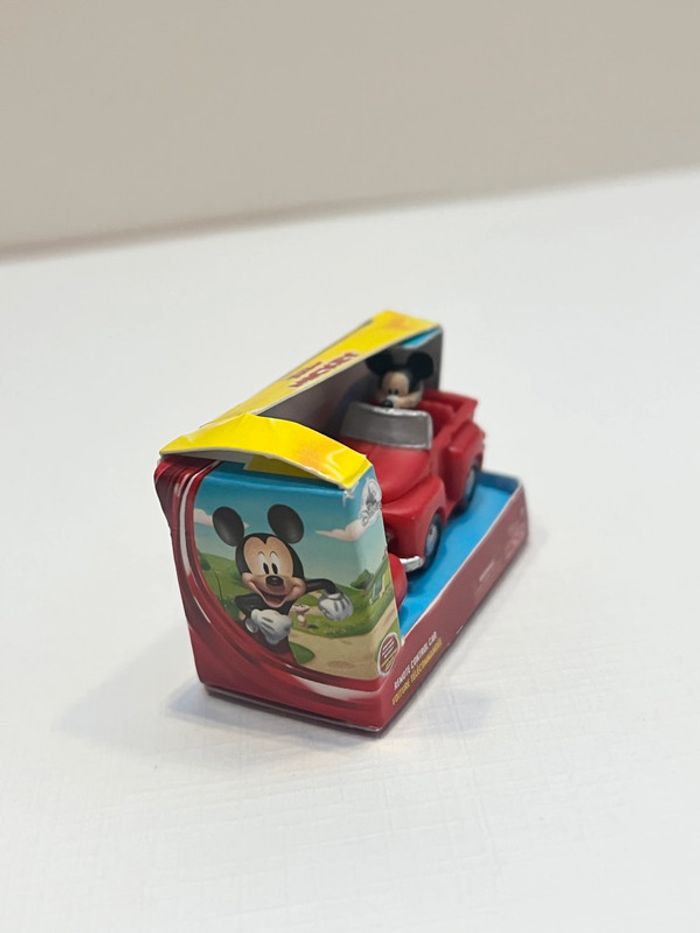 Mini Brands Disney Store série 1 - La voiture de Mickey - photo numéro 3