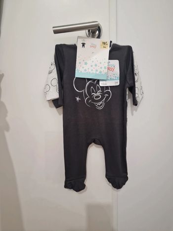 Lot de 2 pyjamas disney NEUFS