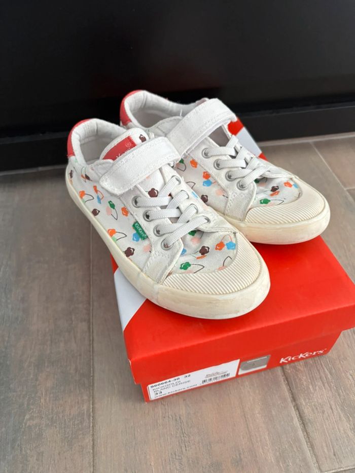 Baskets sneakers kickers pointure 33 kickgoldi blanches