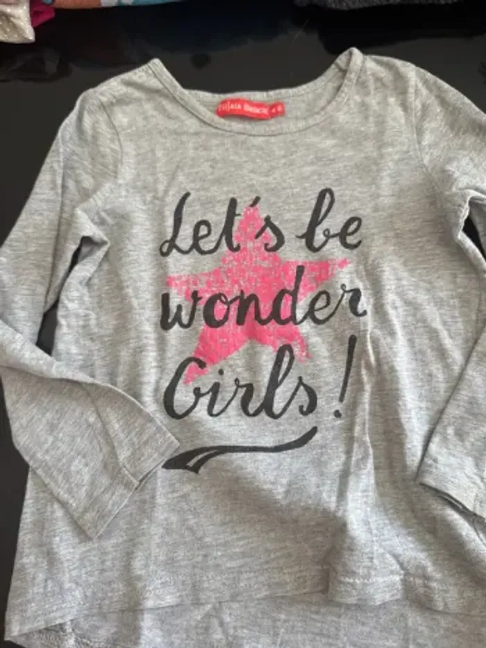 👚Lot  T-shirts fille - 4 ans - état satisfaisant - toutes marques - photo numéro 2