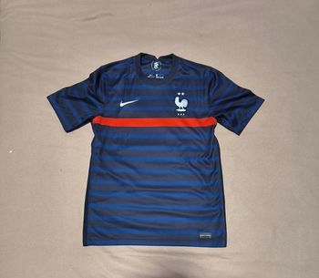 Maillot de foot bleu de la France pour homme.