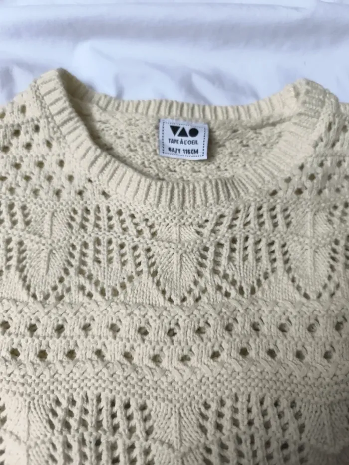 Pull ajouré 6ans - photo numéro 2