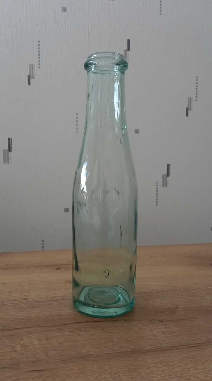 Bouteille de lait ancienne en verre soufflé. - photo numéro 2