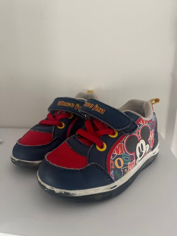 Chaussure bébé Mickey taille 23