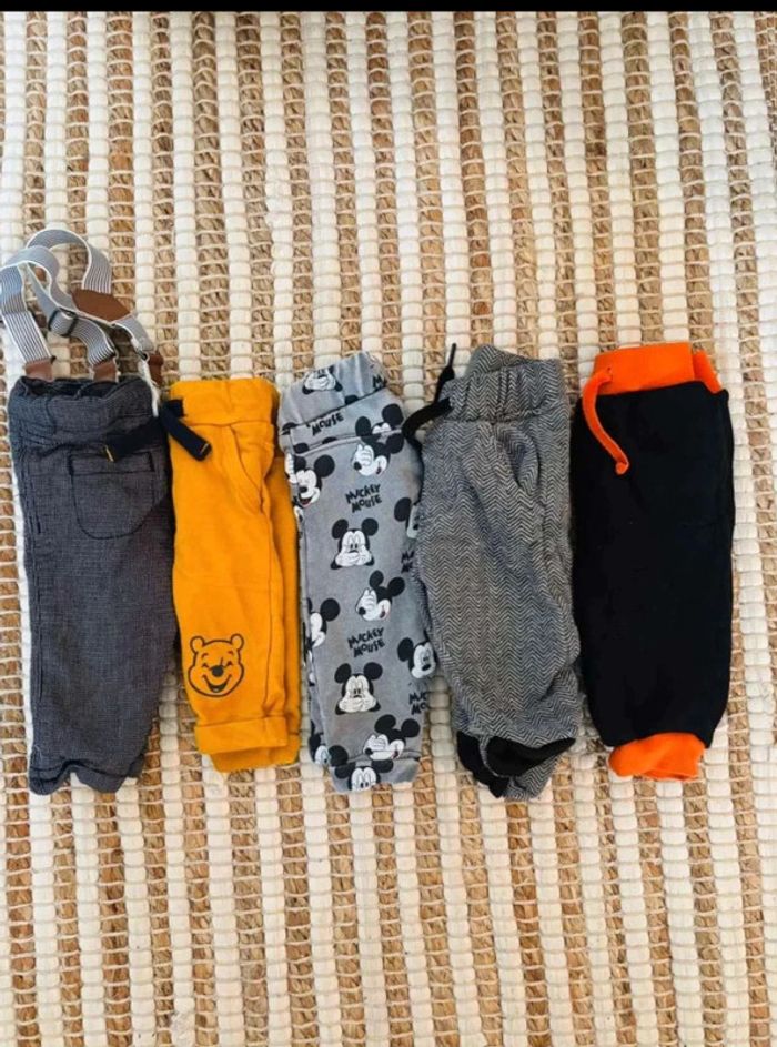 Lot de 5  pantalons  3  mois  parfait  état