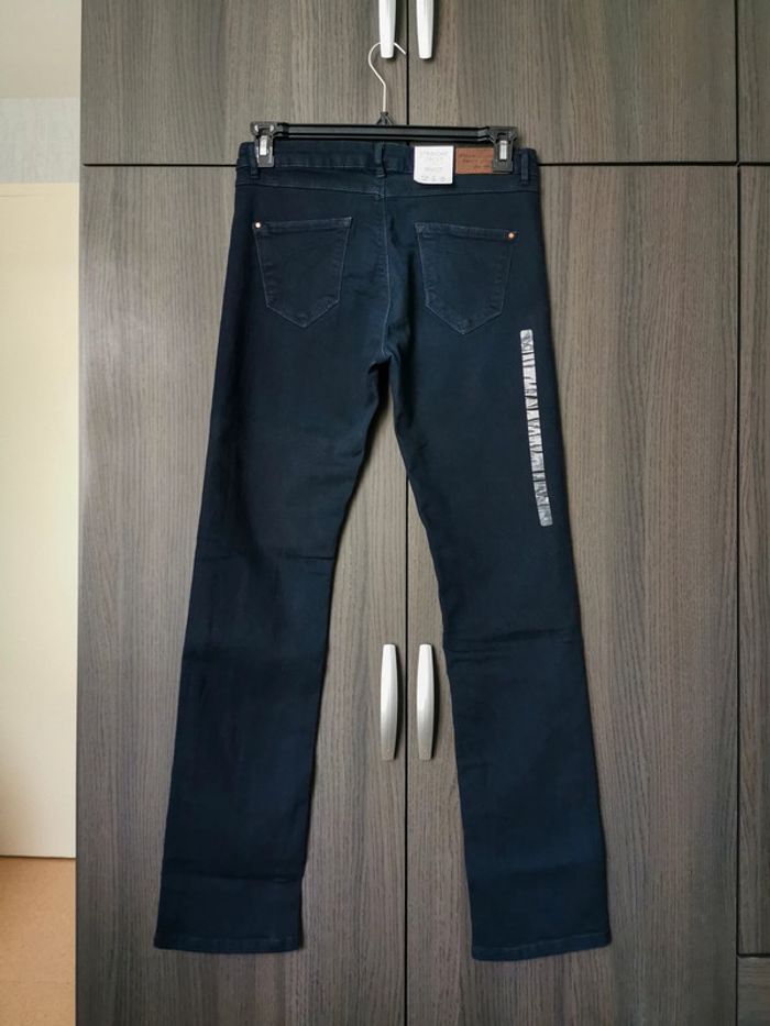 Jean neuf bleu marine foncé - photo numéro 2