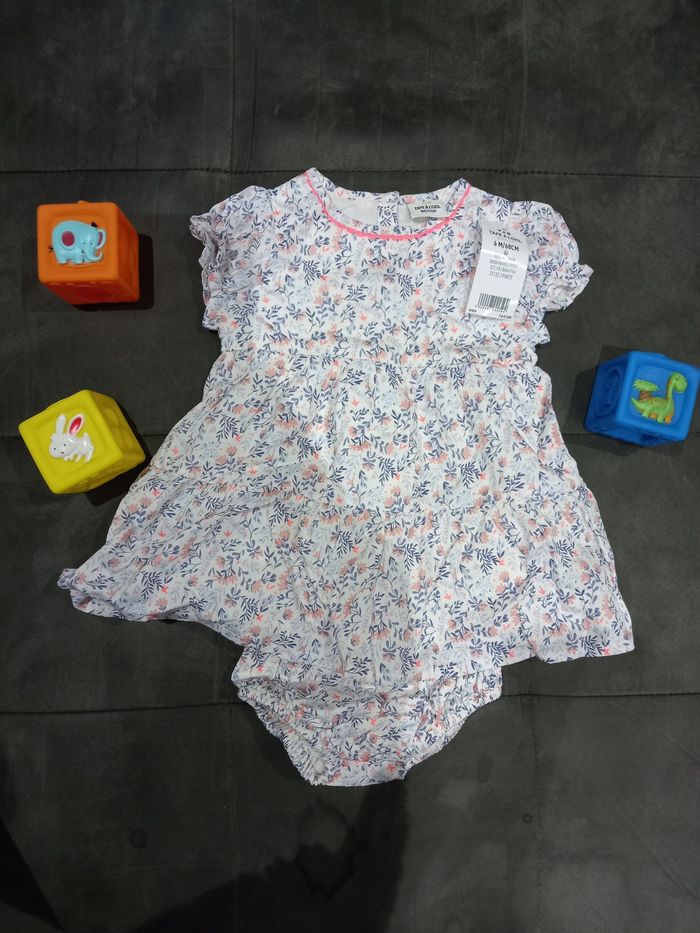 Robe et bloomer fleurie