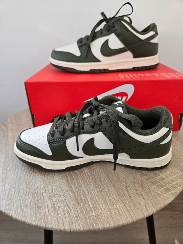 Nike dunk low taille 36 neuves blanc kaki - photo numéro 3