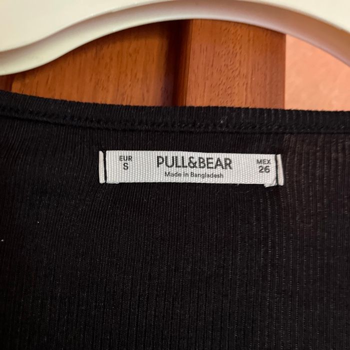 Haut noir pull and bear - photo numéro 3