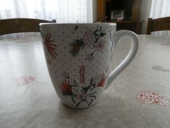 Mug en céramique motif fleurs