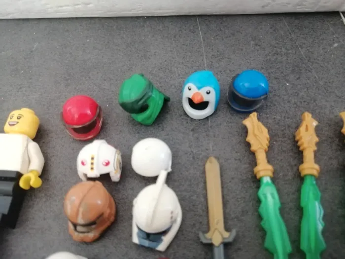 lot figurines et accessoires lego - photo numéro 9