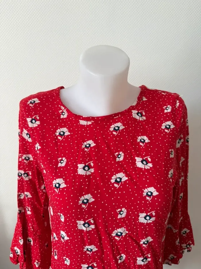 Robe rouge neuve taille 38 la ligne à suivre - photo numéro 3