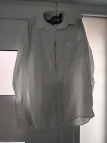 

Chemise blanche OWK – Taille 37/38 (S) – Coupe classique

