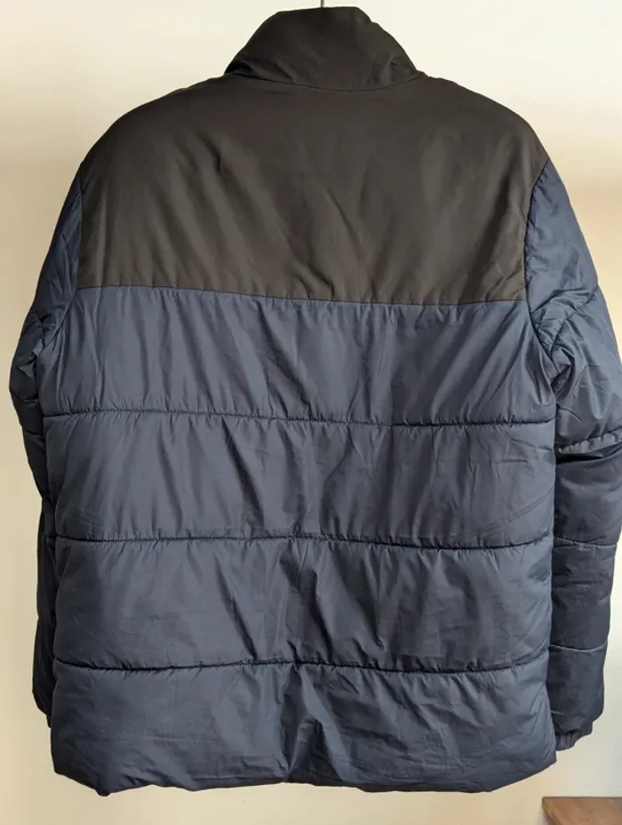 Doudoune bicolore bleu marine et noire Jack & Jones homme taille M - photo numéro 2