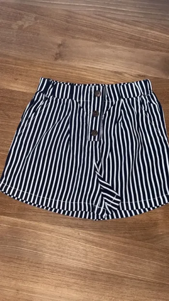 Short rayé kiabi 24 mois