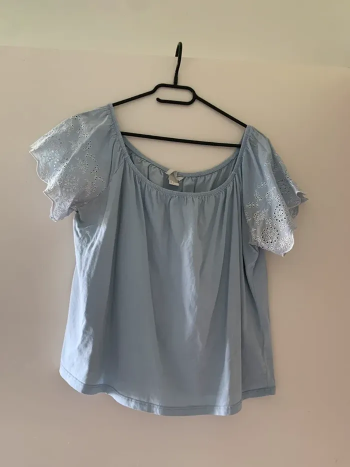 🩵 Blouse bleu clair manches brodées - photo numéro 2