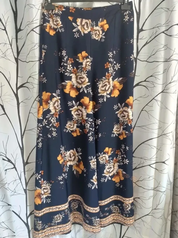 Joli pantalon fluide large à fleurs neuf taille M