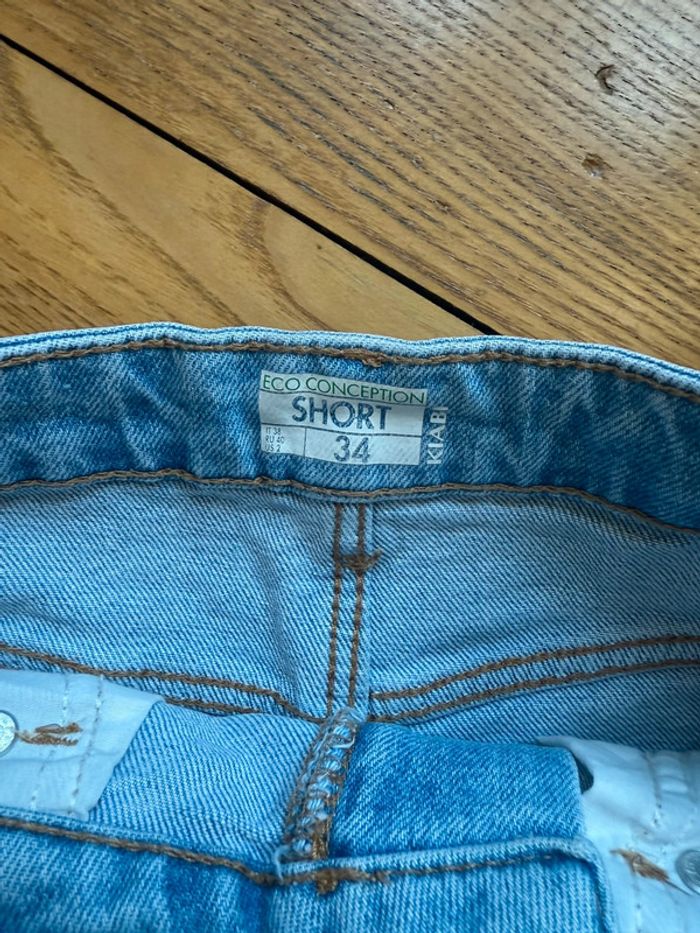 Short en jean en très bon état taille haute taille 34 kiabi - photo numéro 3