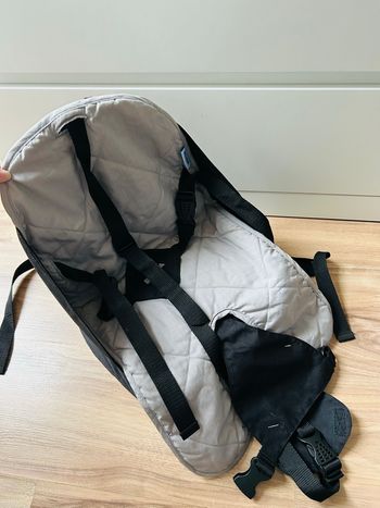 Siège nomade pour bébé noire Beaba 6-36 mois