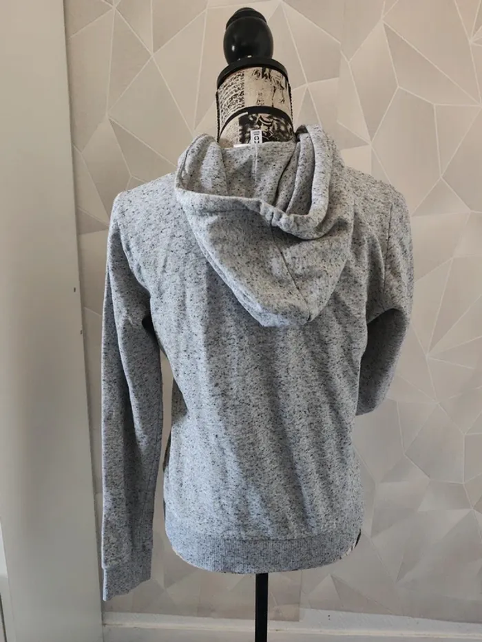 Veste grise - photo numéro 5