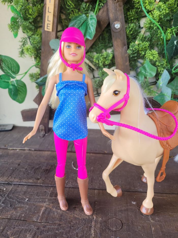 Lot chevaux et Poupée Barbie - photo numéro 2