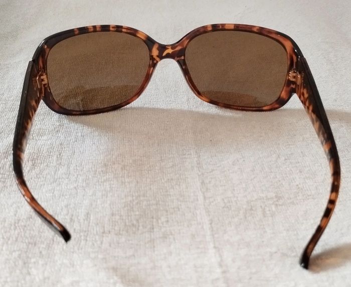 Lunettes de soleil fantaisie - photo numéro 4