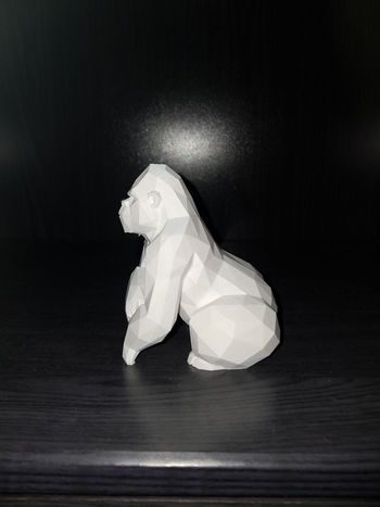 Gorille low poly blanc