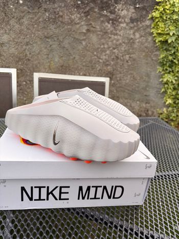 Nike mind 001