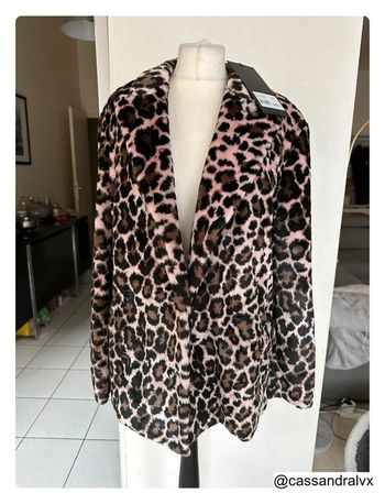 Manteau fausse fourrure The Kooples noir rose