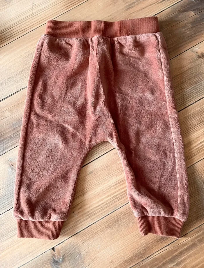 Ensemble de jogging 9 mois - photo numéro 3