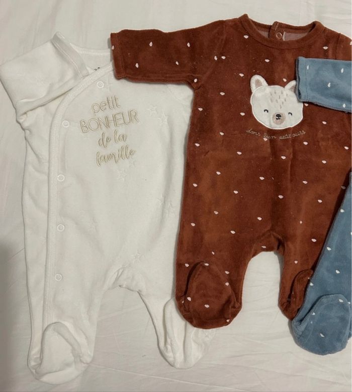 Pyjama taille 1mois - photo numéro 2
