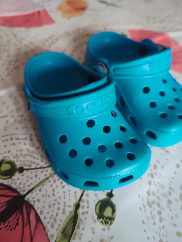 Crocs bleu - photo numéro 2