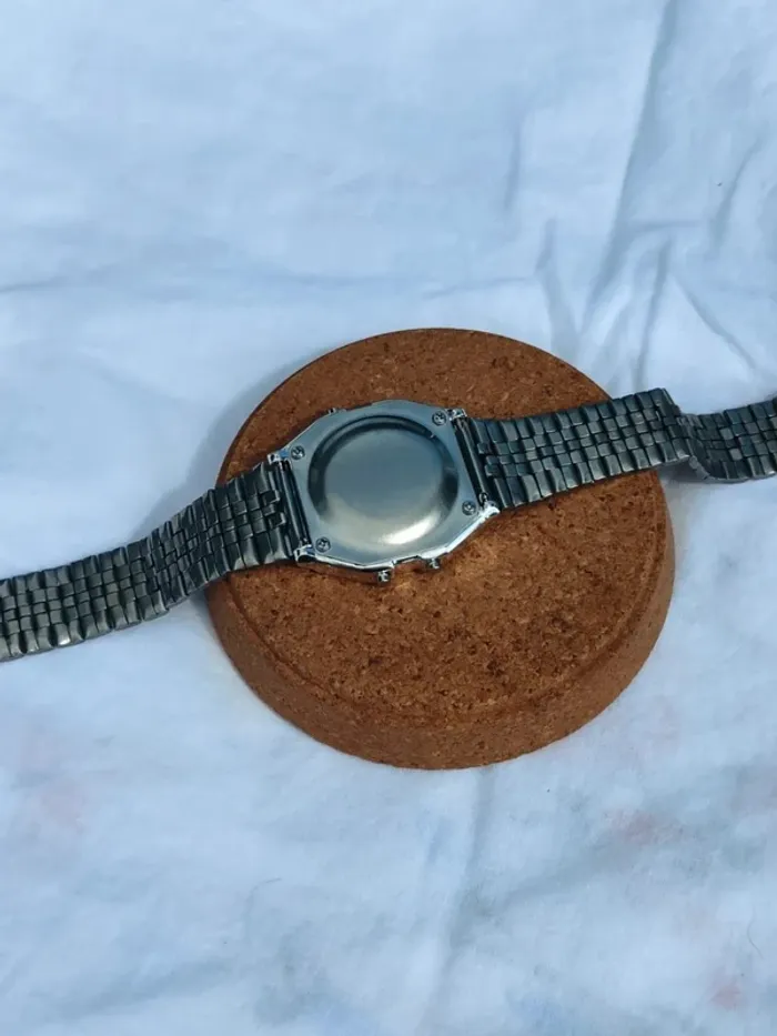Montre digitale argentée, multifonctions sportifs - photo numéro 4