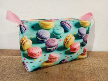 Trousse maquillage turquoise macarons 