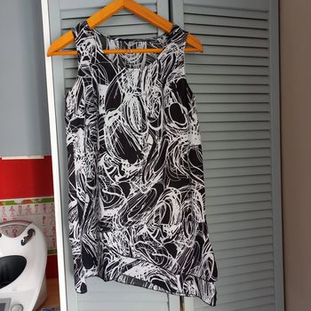 Tunique noire et blanches