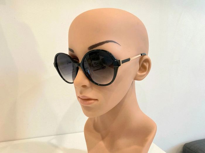 Lunette de soleil femme noire et dorée verres dégradés UV protection catégorie 3 - photo numéro 10