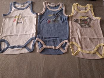 Lot de 3 bodys débardeur absorba 6 mois