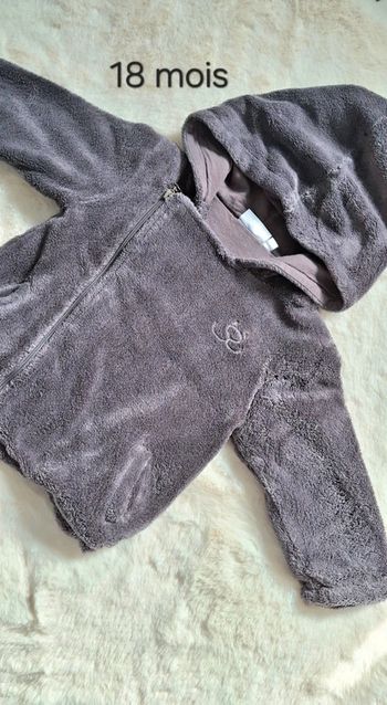 Gilet épais Noukie's taille 18 mois