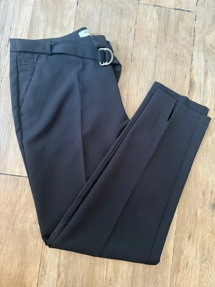 Pantalon noir Morgan coupe carotte 7/8 – Taille 42