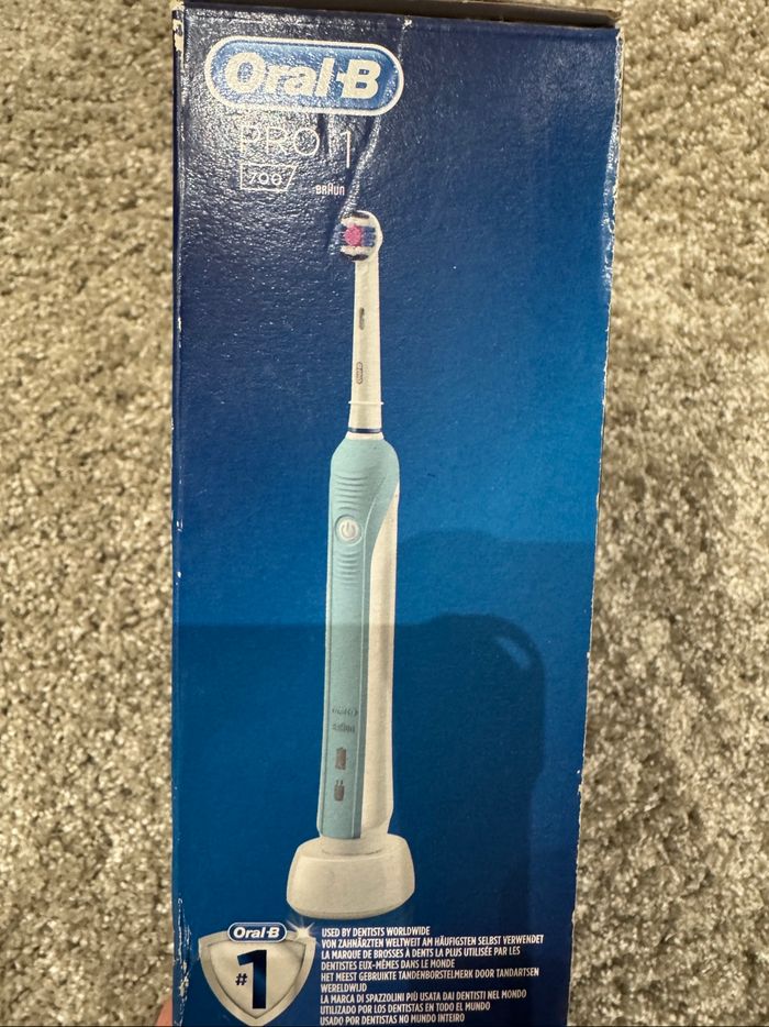 Brosse à dent électrique Oral B Pro 1 - photo numéro 3