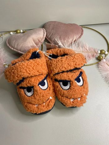 Chaussons chaud garçon (neuf) - Taille 26