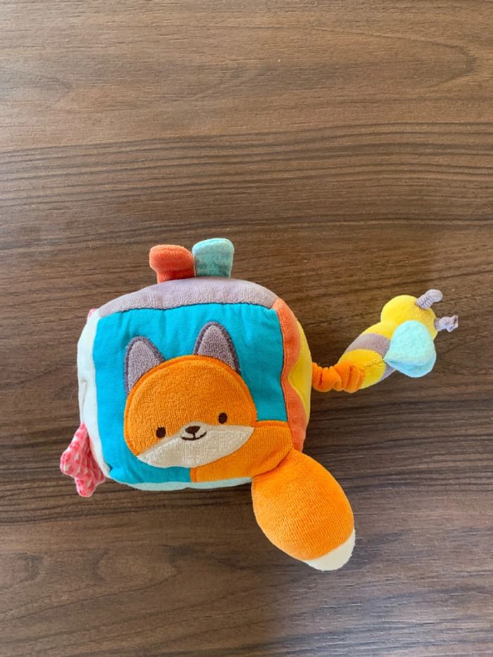 Cube activité bébé